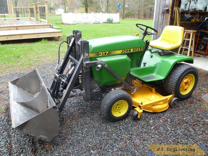 Paul F. - John Deer 317 - Pin-on Mini Payloader | Prototype building April 2020 - View 1