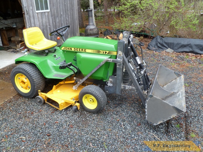 Paul F. - John Deer 317 - Pin-on Mini Payloader | Prototype building April 2020 - View 2