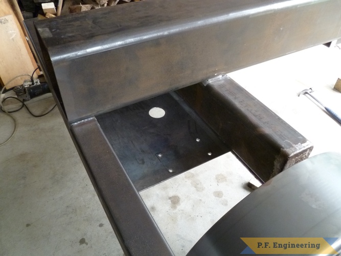 log_splitter | log splitter engine mount plate with hole for suction tube