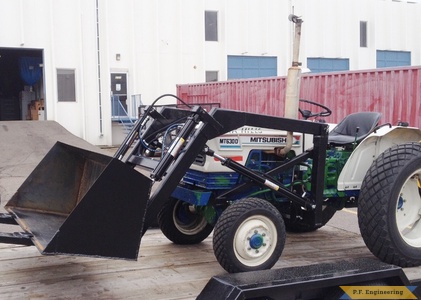 mitsubishi 630D compact tractor loader bucket raised