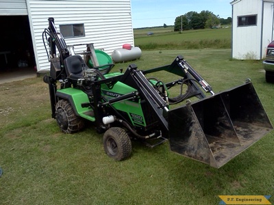 Deutz-Allis 1920 loader front view by Steve P., Oostburg, WI