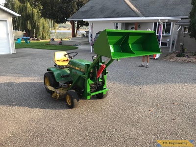 John Deere 318 - View 3