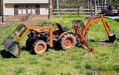 Kubota B6000 compact tractor Micro Hoe_1